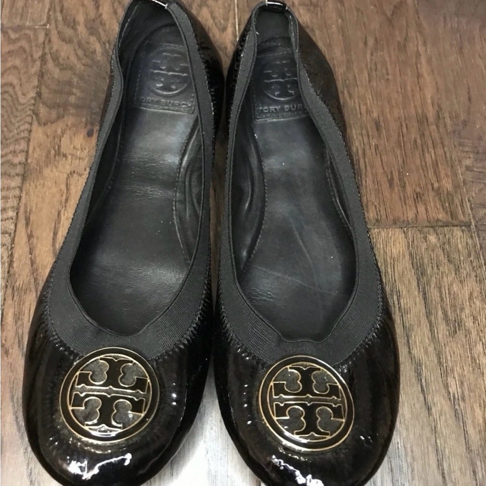 Tory Burch Shiny Black Loafers with Gold Emblem